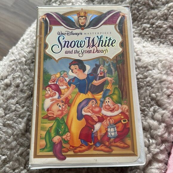 Walt Disney's Masterpiece Snow White and the Seven Dwarfs VHS Video #1524 Rare! - Picture 1 of 10